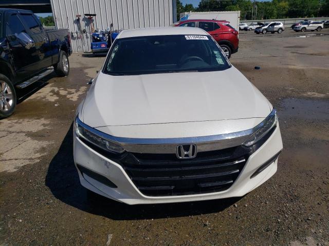 1HGCV1F19JA112085 - 2018 HONDA ACCORD LX WHITE photo 5