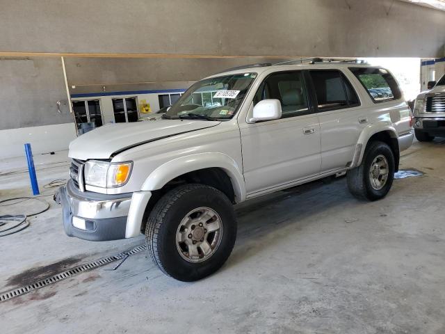 2000 TOYOTA 4RUNNER SR5, 