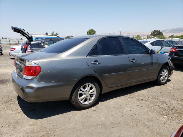4T1BF30K95U617094 - 2005 TOYOTA CAMRY LE ნაცრისფერი ფოტო 3