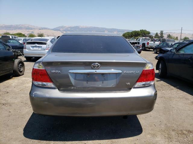 4T1BF30K95U617094 - 2005 TOYOTA CAMRY LE ნაცრისფერი ფოტო 6