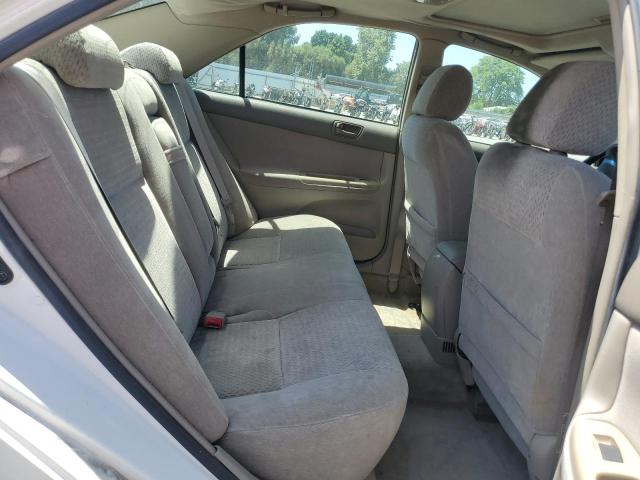 4T1BE32K52U071065 - 2002 TOYOTA CAMRY LE WHITE photo 10
