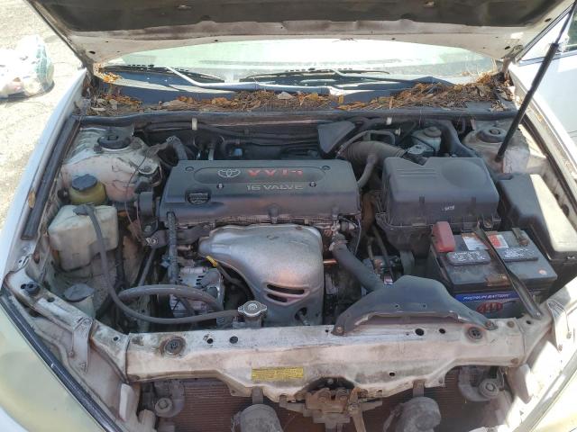 4T1BE32K52U071065 - 2002 TOYOTA CAMRY LE WHITE photo 11
