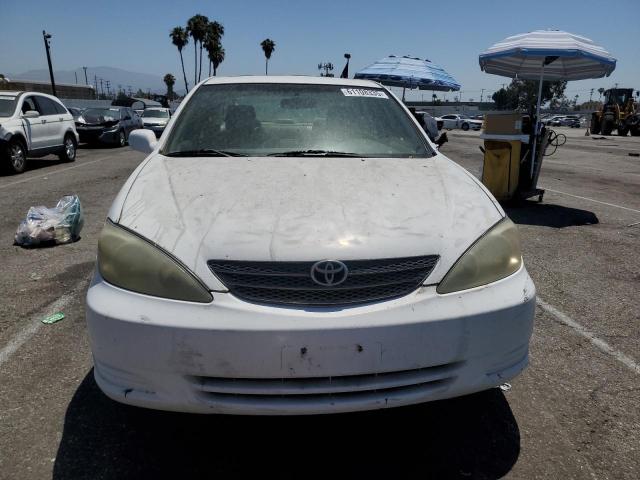 4T1BE32K52U071065 - 2002 TOYOTA CAMRY LE WHITE photo 5