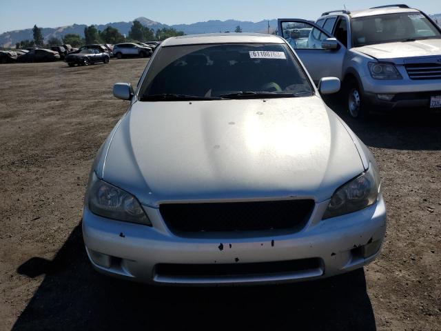 JTHBD192040081321 - 2004 LEXUS IS 300 SILVER photo 5