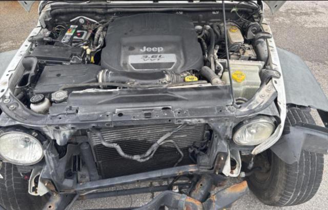 1C4BJWDG6DL582321 - 2013 JEEP WRANGLER U SPORT Beyaz fotoğraf 7