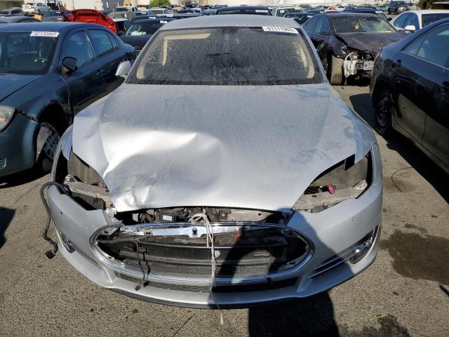 5YJSA1H18EFP42258 - 2014 TESLA MODEL S Մոխրագույն լուսանկար 5