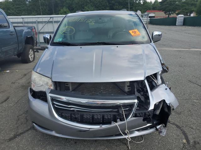 2C4RC1CG5DR648958 - 2013 CHRYSLER TOWN & COU TOURING L SILVER photo 5