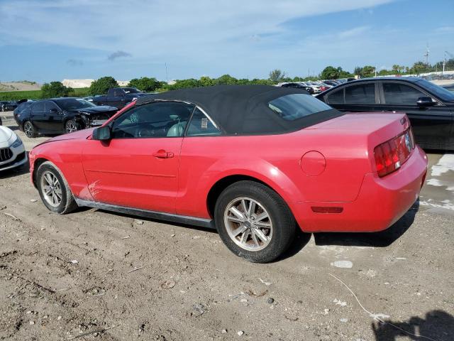 1ZVFT84NX55199913 - 2005 FORD MUSTANG RED photo 2