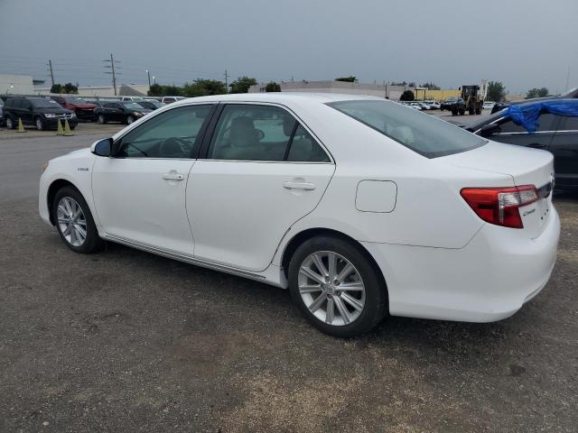 4T1BD1FK6CU049563 - 2012 TOYOTA CAMRY HYBRID WHITE photo 2