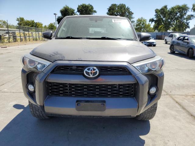 JTEBU5JR6J5557647 - 2018 TOYOTA 4RUNNER SR5/SR5 PREMIUM GRAY photo 5