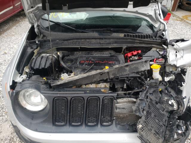 ZACCJBAB0JPH62116 - 2018 JEEP RENEGADE SPORT Արծաթագույն լուսանկար 7