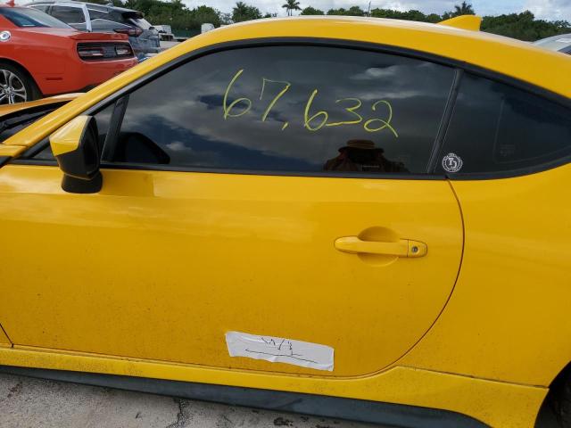 JF1ZNAA19F9706724 - 2015 TOYOTA SCION FR-S 黄色 照片 12