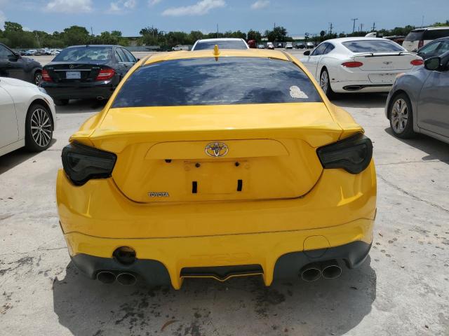 JF1ZNAA19F9706724 - 2015 TOYOTA SCION FR-S 黄色 照片 6