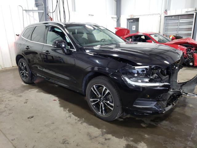 YV4A22RK7L1410482 - 2020 VOLVO XC60 T6 MOMENTUM BLACK photo 4