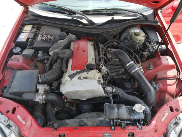 WDBKK47F5YF152867 - 2000 MERCEDES-BENZ SLK 230 KOMPRESSOR RED photo 11