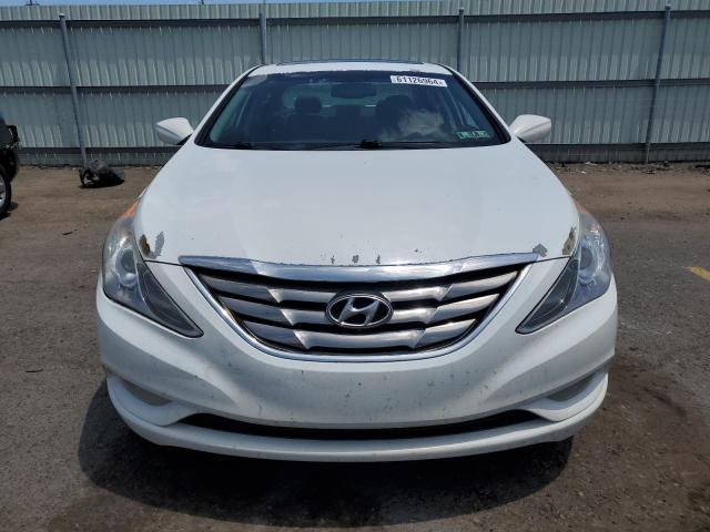 5NPEC4AC0CH427943 - 2012 HYUNDAI SONATA SE WHITE photo 5