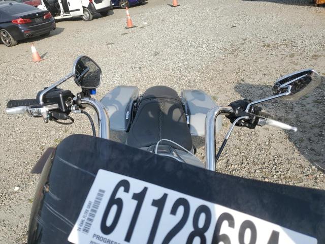 1HD1KH713RB619199 - 2024 HARLEY-DAVIDSON FLTRX 银色 照片 5