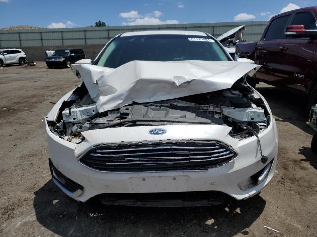 1FADP3N25JL233600 - 2018 FORD FOCUS TITANIUM WHITE photo 5