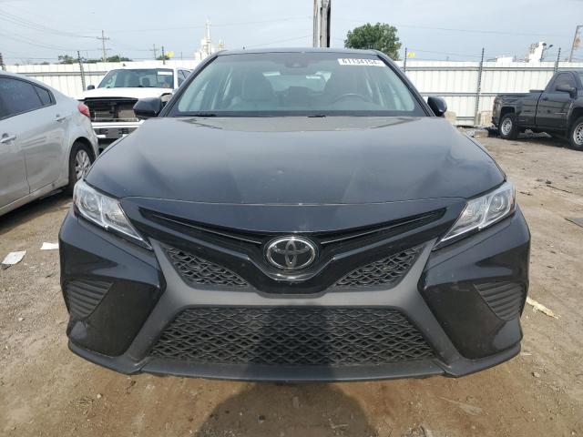 4T1B11HK7JU132941 - 2018 TOYOTA CAMRY L BLACK photo 5