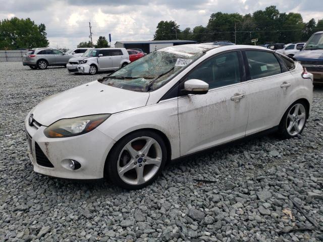 1FAHP3N21CL241097 - 2012 FORD FOCUS TITANIUM WHITE photo 1