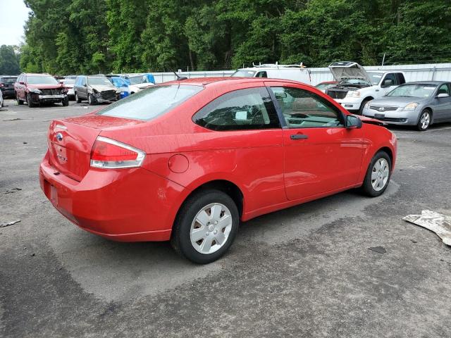 1FAHP32N08W245582 - 2008 FORD FOCUS S/SE RED photo 3