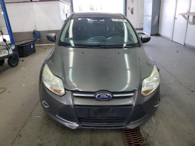 1FAHP3F28CL178689 - 2012 FORD FOCUS SE GRAY photo 5