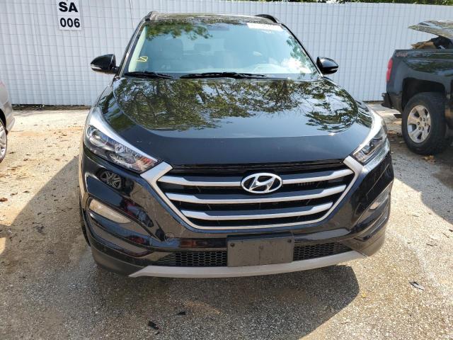 KM8J33A25JU778832 - 2018 HYUNDAI TUCSON VALUE BLACK photo 5