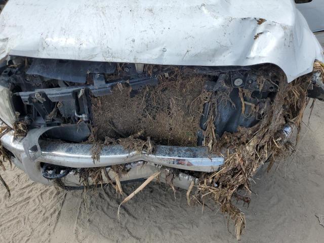 3C6UR5DL6FG651217 - 2015 RAM 2500 SLT თეთრი ფოტო 11