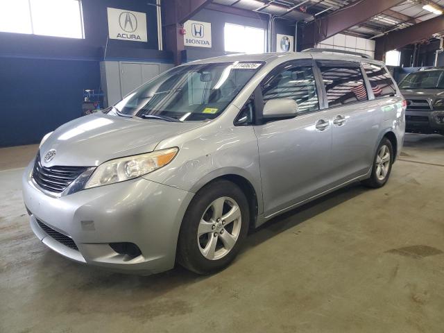 2011 TOYOTA SIENNA LE, null