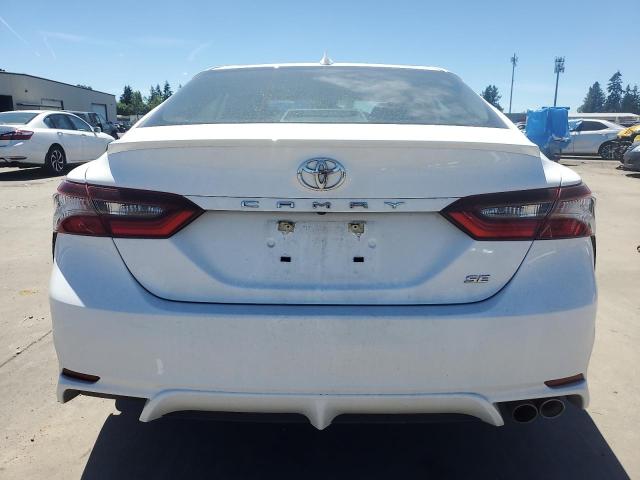 4T1T11AK2PU742317 - 2023 TOYOTA CAMRY SE NIGHT SHADE WHITE photo 6