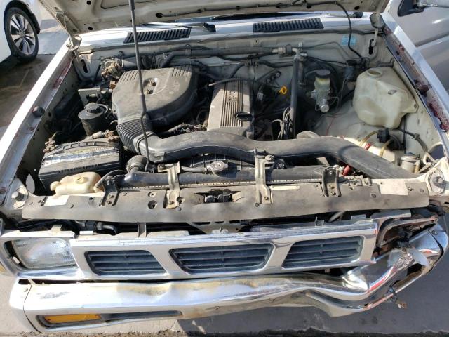 1N6SD11S5TC363042 - 1996 NISSAN TRUCK BASE SILVER photo 11