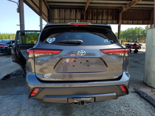 5TDGZRAH9NS140145 - 2022 TOYOTA HIGHLANDER XLE GRAY photo 6