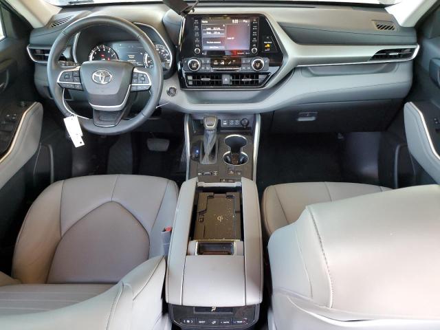 5TDGZRAH9NS140145 - 2022 TOYOTA HIGHLANDER XLE GRAY photo 8