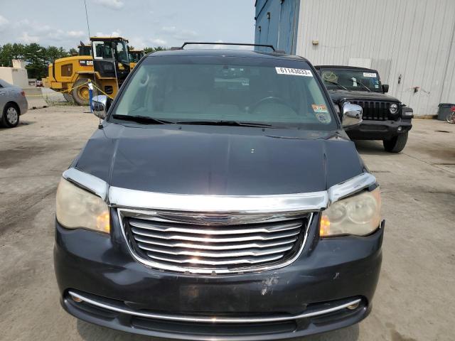 2C4RC1CG4DR777631 - 2013 CHRYSLER TOWN & COU TOURING L BLUE photo 5