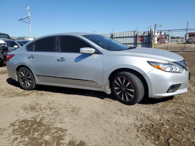 1N4AL3AP1GC234655 - 2016 NISSAN ALTIMA 2.5 SILVER photo 4