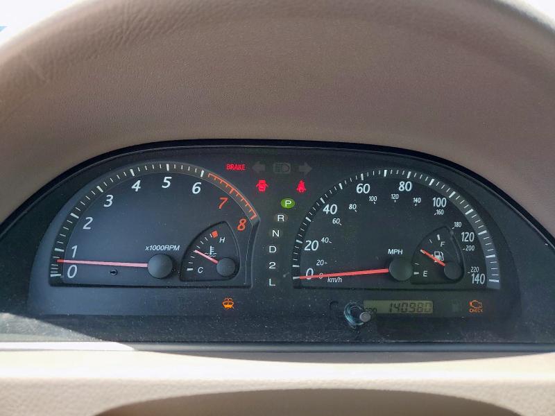 4T1BE32K02U509667 - 2002 TOYOTA CAMRY LE GREEN photo 9