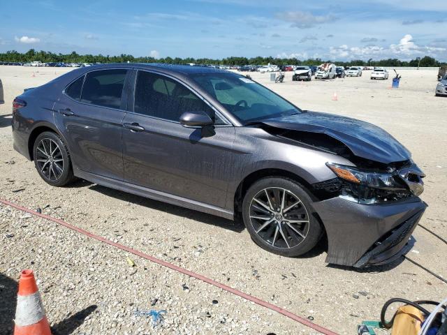 4T1T11AKXRU865916 - 2024 TOYOTA CAMRY SE NIGHT SHADE GRAY photo 4