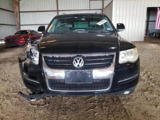 WVGBF7A91AD003475 - 2010 VOLKSWAGEN TOUAREG V6 BLACK photo 5