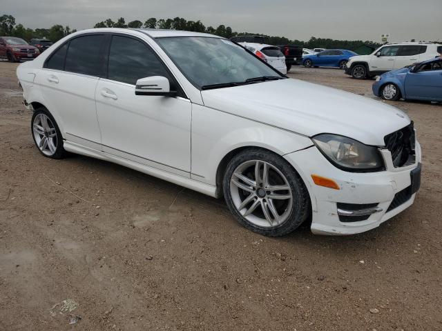 WDDGF4HB0DR246998 - 2013 MERCEDES-BENZ C 250 WHITE photo 4