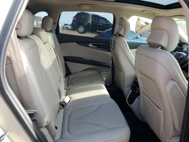 2LMPJ8LR9JBL12273 - 2018 LINCOLN MKX RESERVE Կրեմագույն լուսանկար 11