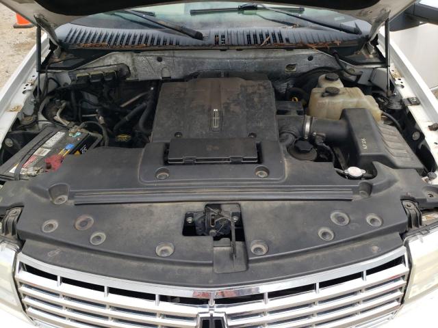 5LMJJ2H50AEJ03333 - 2010 LINCOLN NAVIGATOR WHITE photo 12