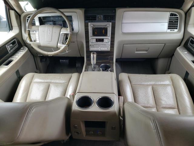 5LMJJ2H50AEJ03333 - 2010 LINCOLN NAVIGATOR WHITE photo 8