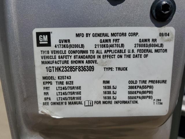 1GTHK23285F836309 - 2005 GMC SIERRA K2500 HEAVY DUTY SILVER photo 13