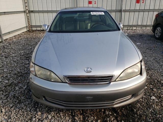 JT8BF28G910302682 - 2001 LEXUS ES 300 SILVER photo 5