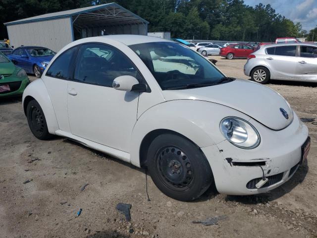3VWPG3AG0AM008828 - 2010 VOLKSWAGEN NEW BEETLE Weiß Foto 4