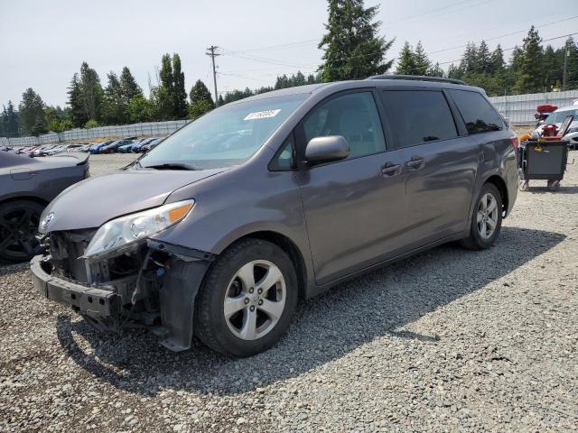 2015 TOYOTA SIENNA LE, null