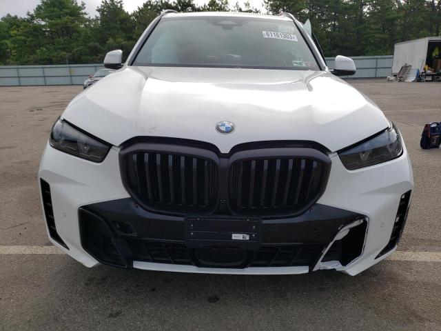 5UX23EU09R9S14886 - 2024 BMW X5 XDRIVE40I WHITE photo 5