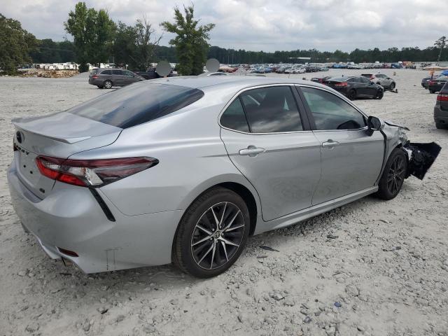 4T1G11AK8PU812338 - 2023 TOYOTA CAMRY SE NIGHT SHADE SILVER photo 3