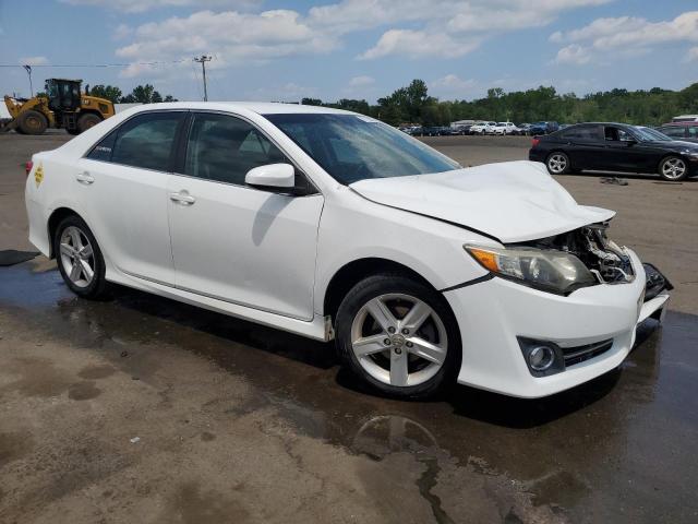 4T1BF1FK4CU543768 - 2012 TOYOTA CAMRY BASE WHITE photo 4
