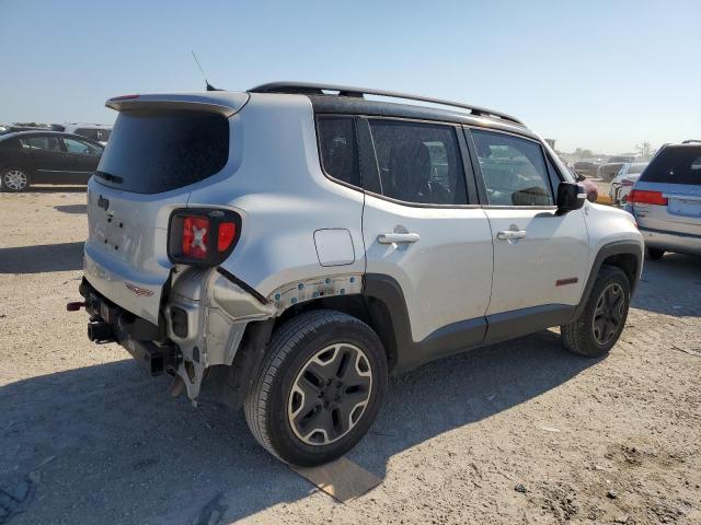 ZACCJBCT2FPC05379 - 2015 JEEP RENEGADE TRAILHAWK SILVER photo 3